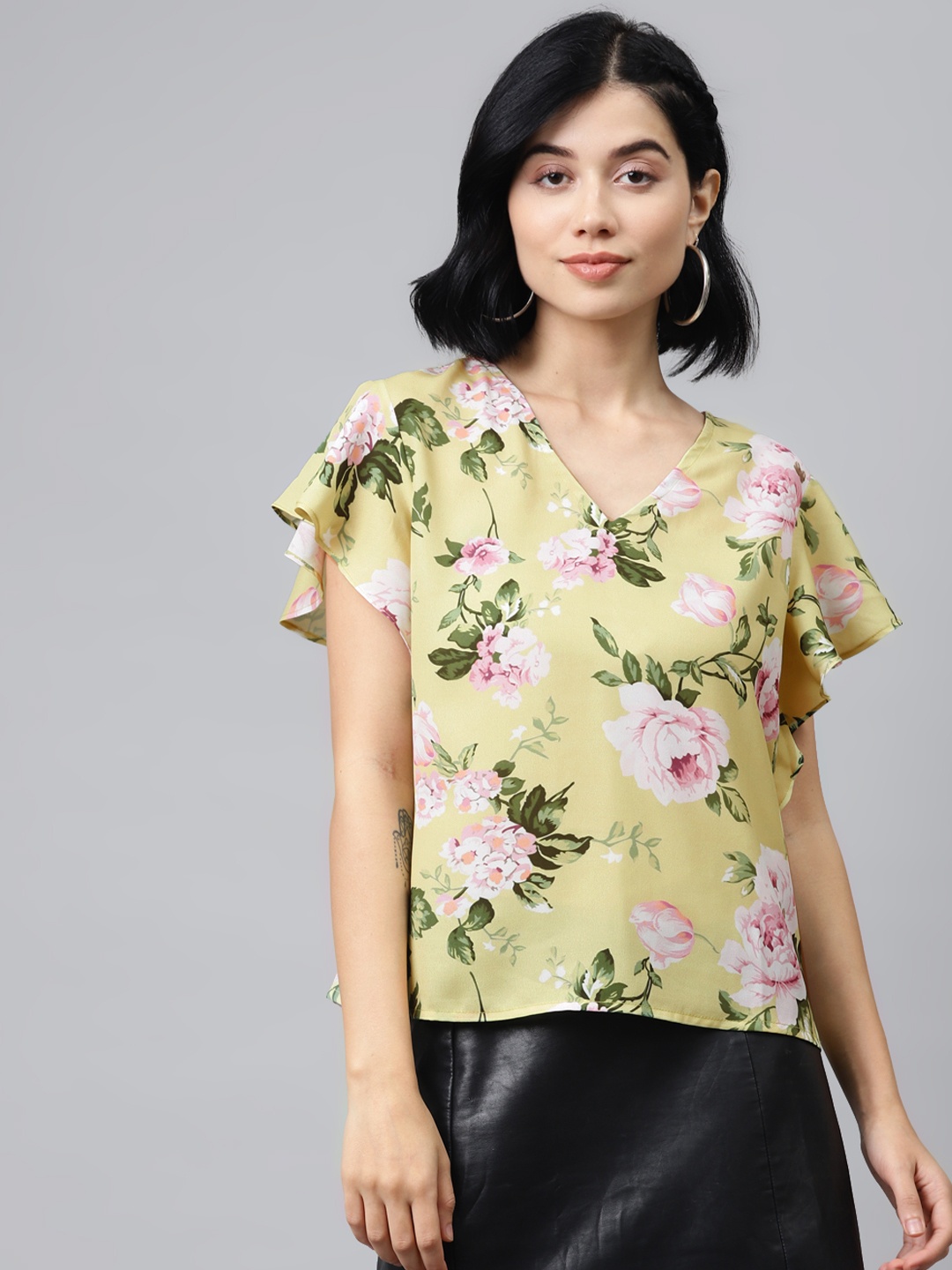 

SASSAFRAS Women Green & White Floral Print Flared Sleeves Top