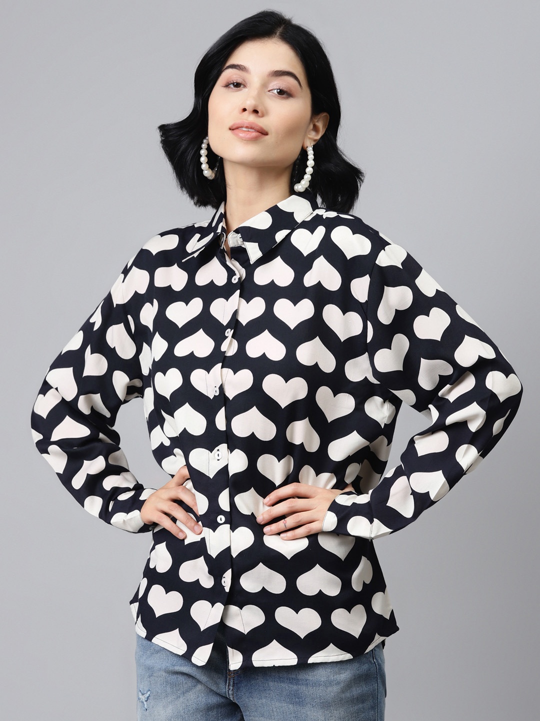 

SASSAFRAS Women Navy Blue & Off-White Regular Fit Printed Casual Shirt