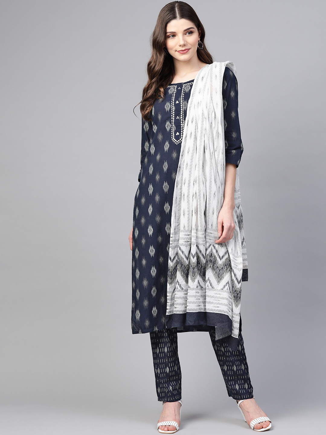 

Anubhutee Women Navy Blue & Off-White Printed Kurta with Trousers & Dupatta