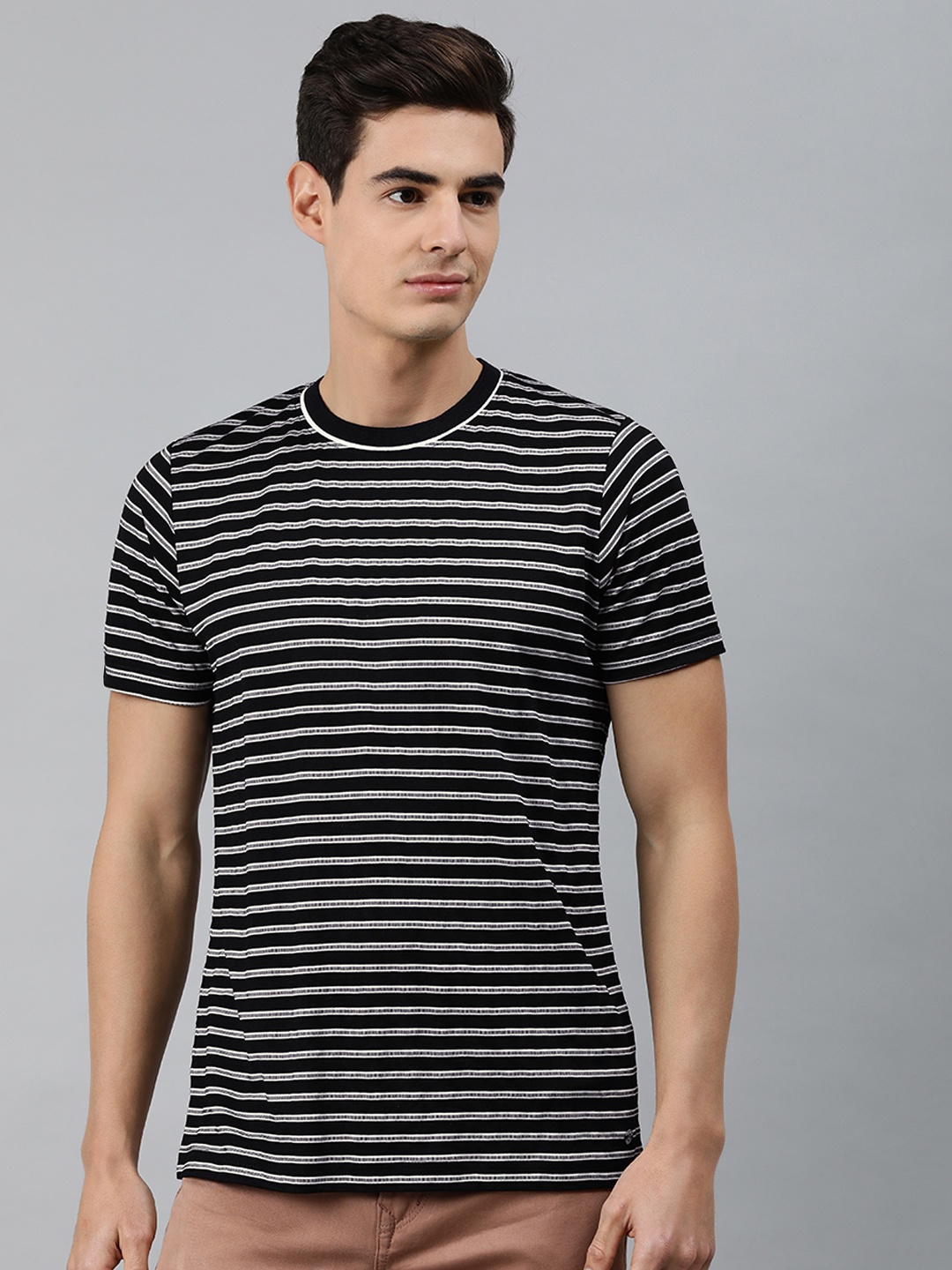 

MARCA Disati Men Black Striped Round Neck T-shirt