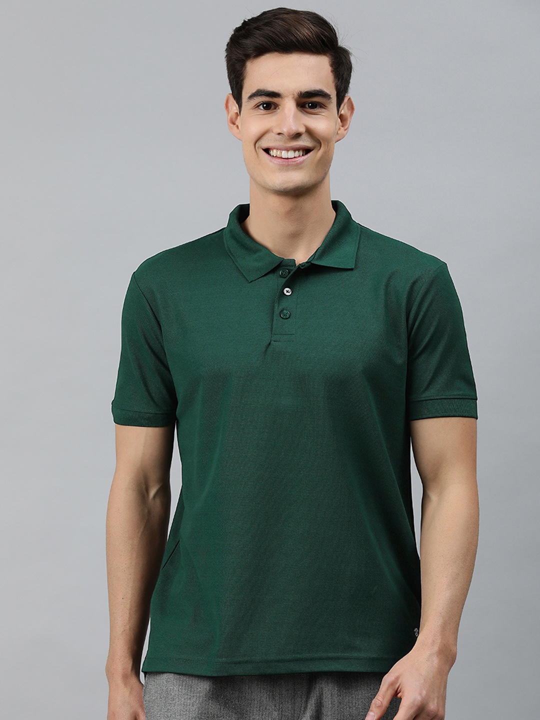 

MARCA Disati Men Green Solid Polo Collar T-shirt