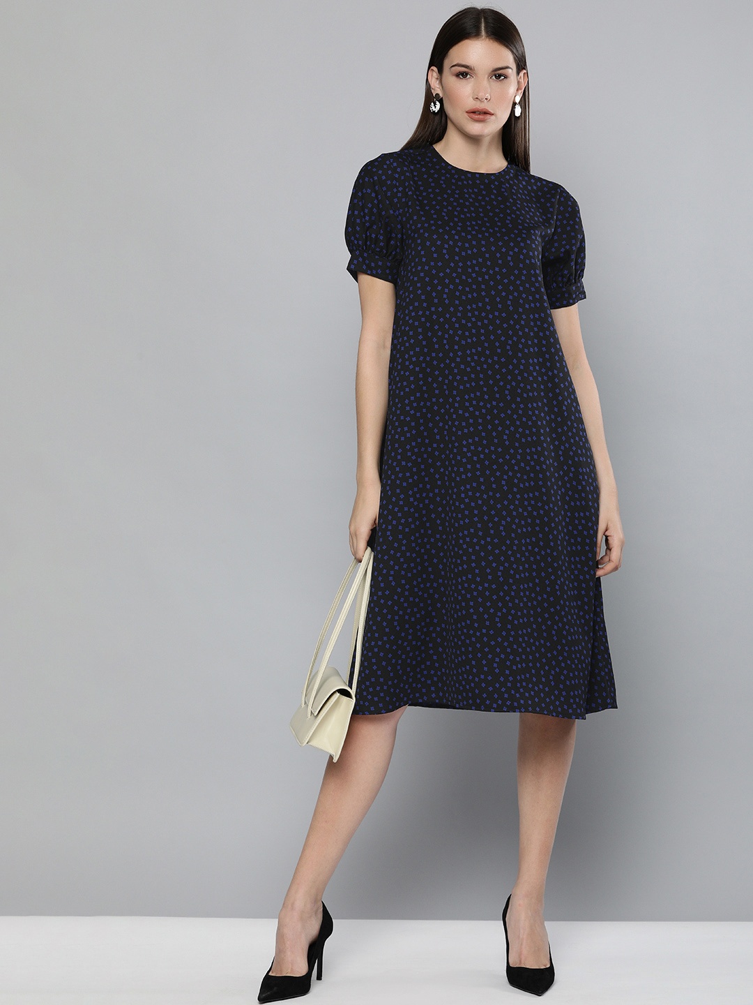 

Chemistry Women Black & Navy Blue Floral Printed A-Line Dress