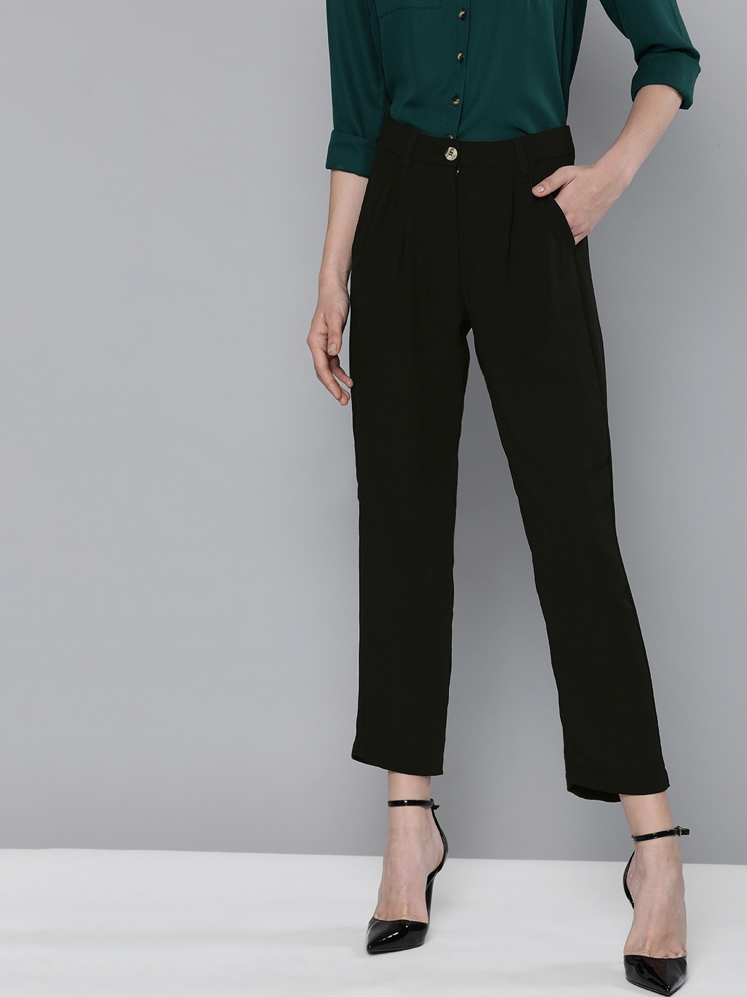 

Chemistry Women Black Regular Fit Solid Regular Trousers