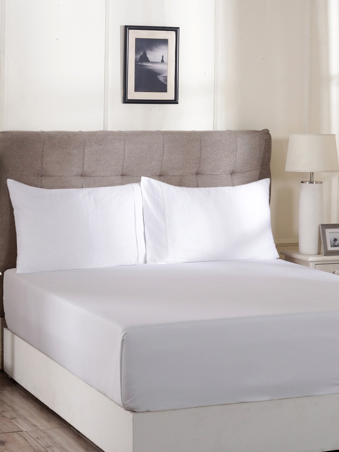 

MASPAR White Dalton 300 TC Cotton 1 King Bedsheet with 2 Pillow Covers