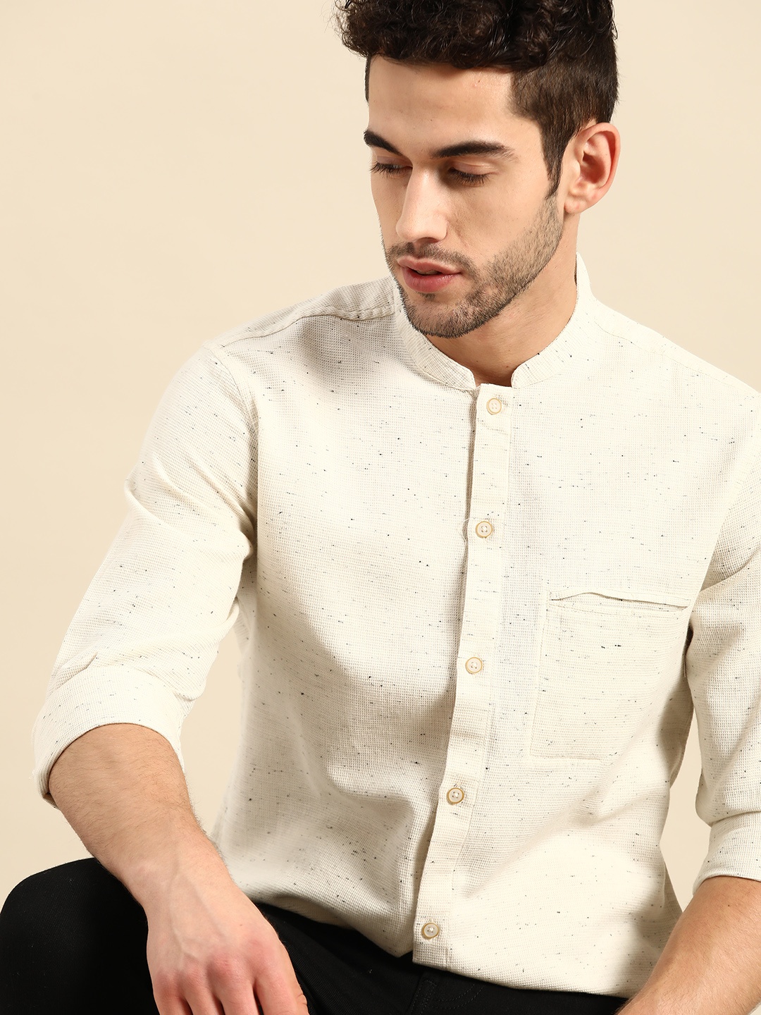 

ether Kora Collection Men Off-White Sustainable Unbleached Fabric Self-Checked Shirt