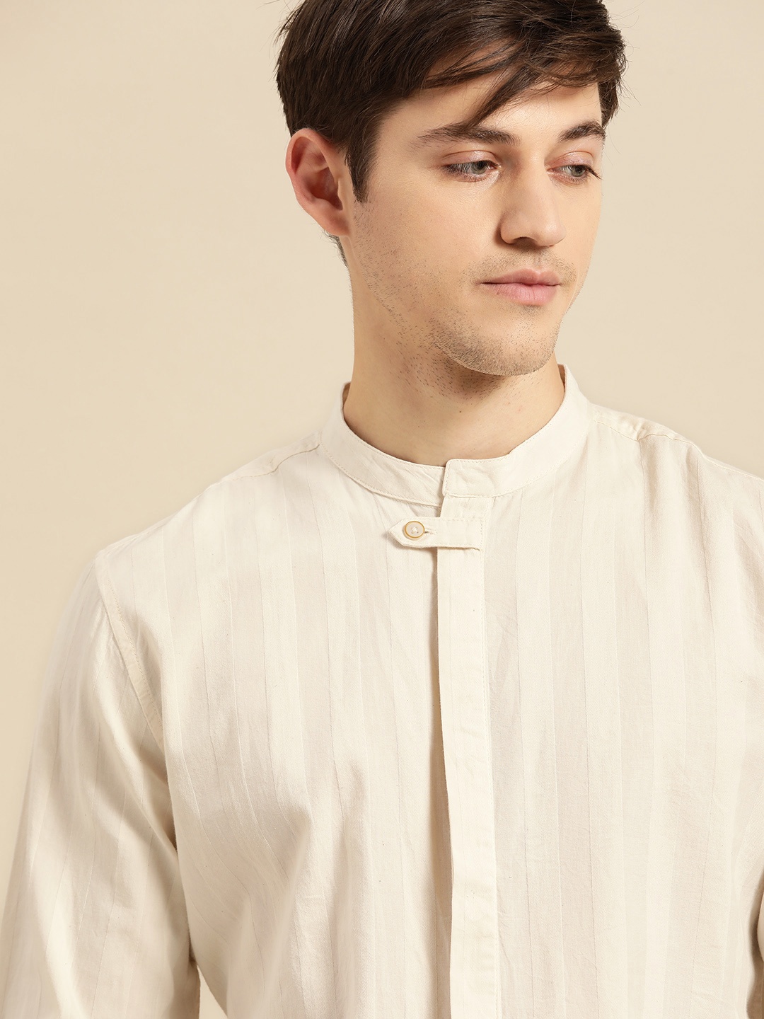 

ether Kora Men Off-White Sustainable Unbleached Fabric Self Striped Pure Cotton Shirt