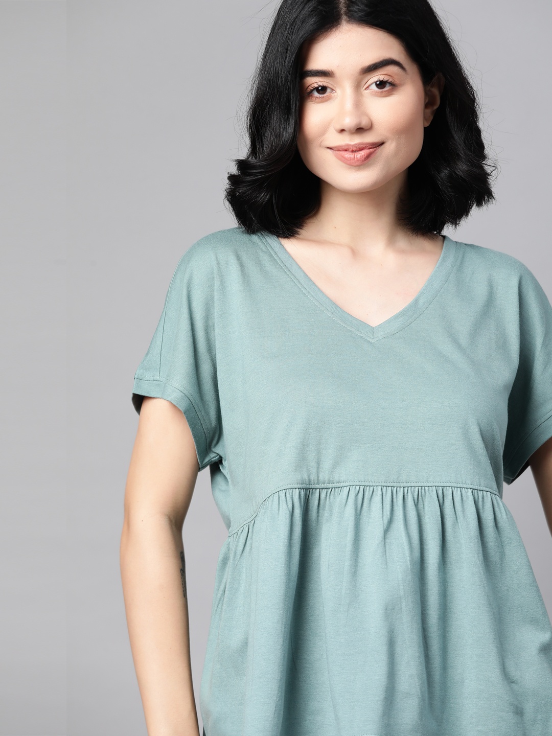 

M&H Easy Women Green Solid Extended Sleeves Peplum Top