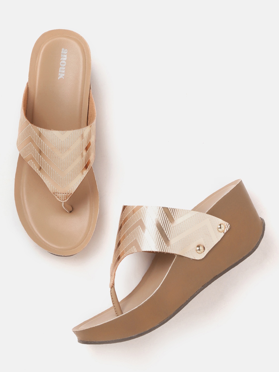 

Anouk Rose Gold-Toned & White Chevron Print Wedges