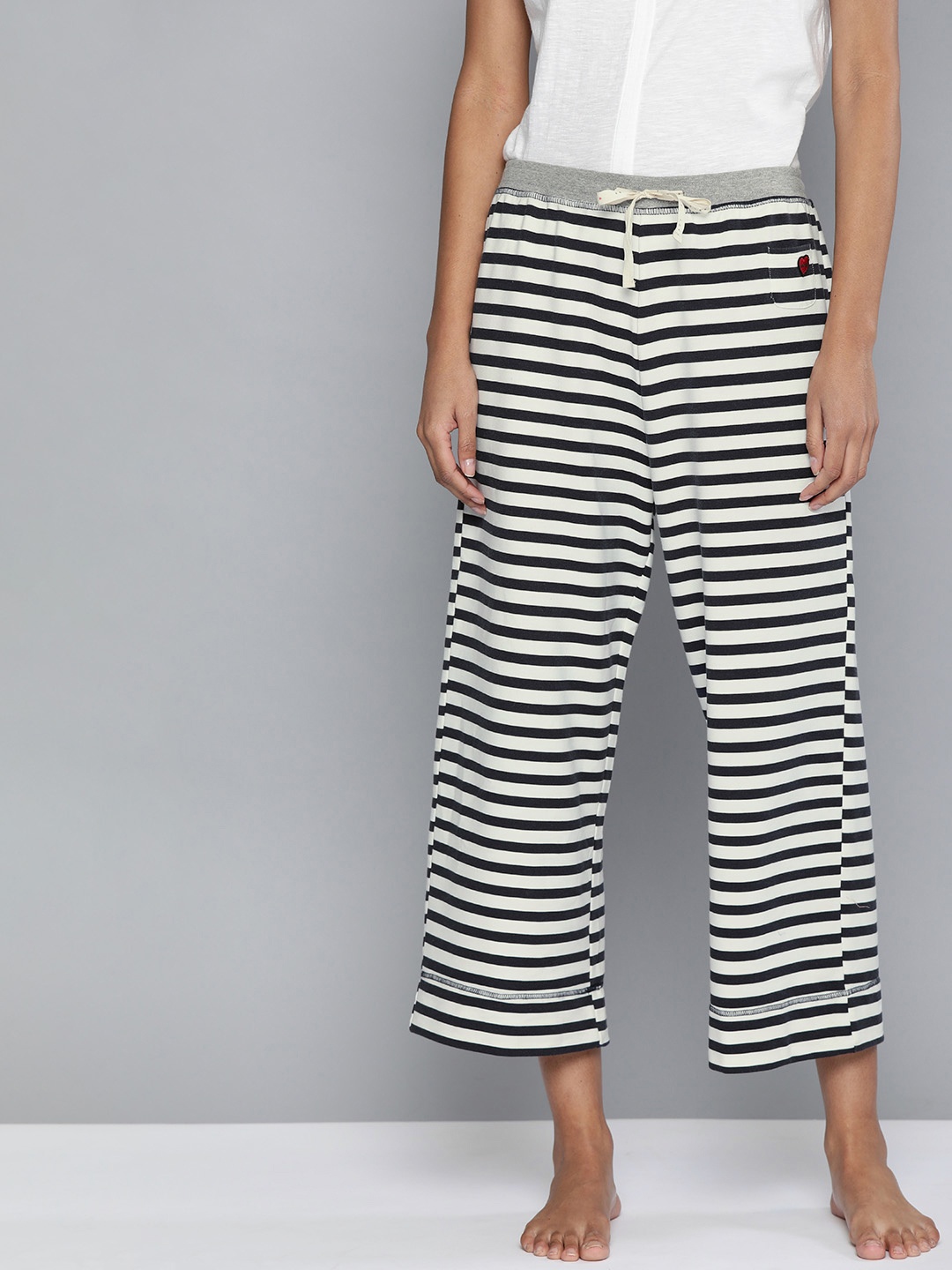 

Chemistry Women Navy Blue & White Striped Cropped Lounge Pants