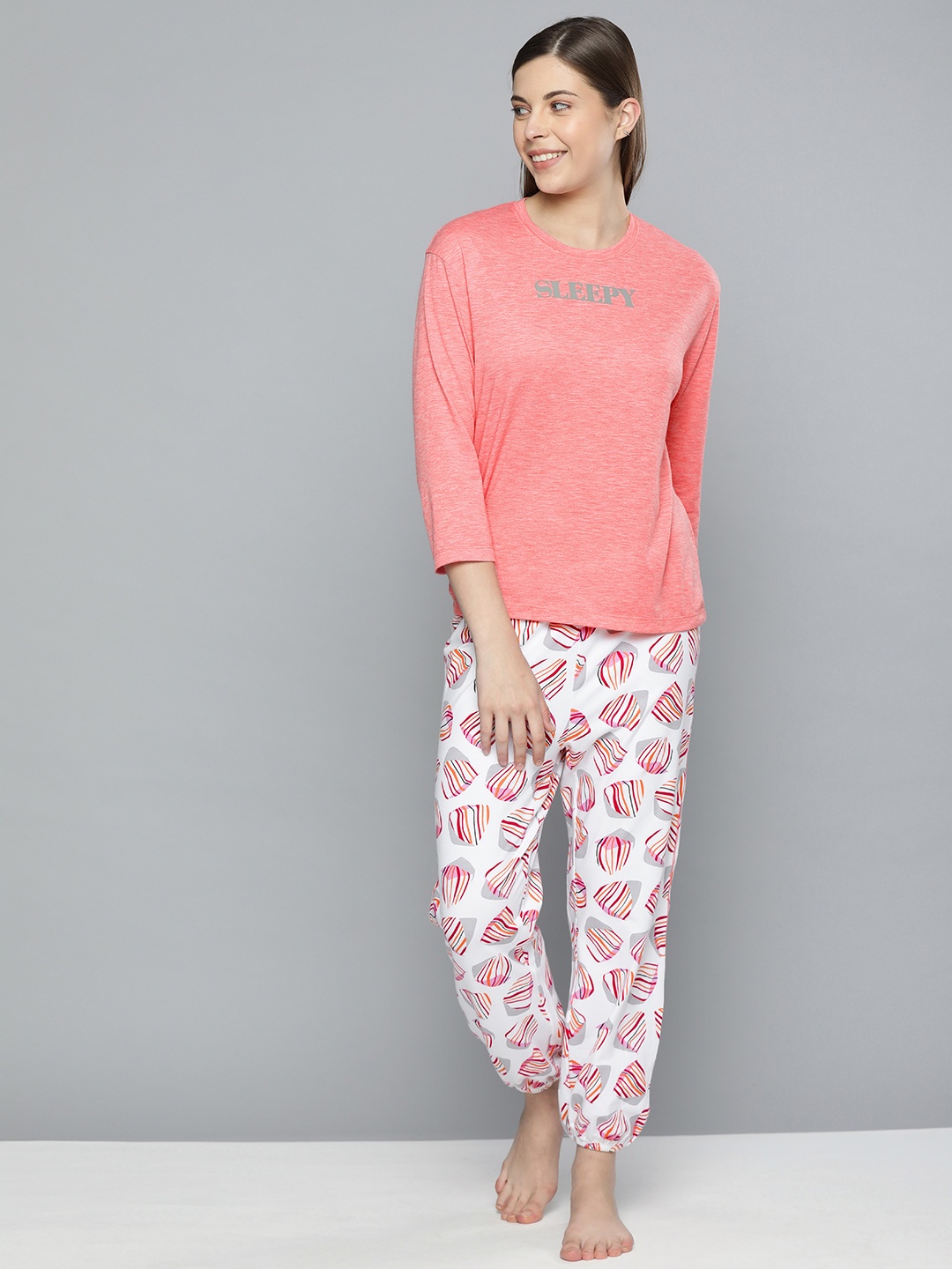 

Chemistry Women Peach-Coloured & White Solid Night suit