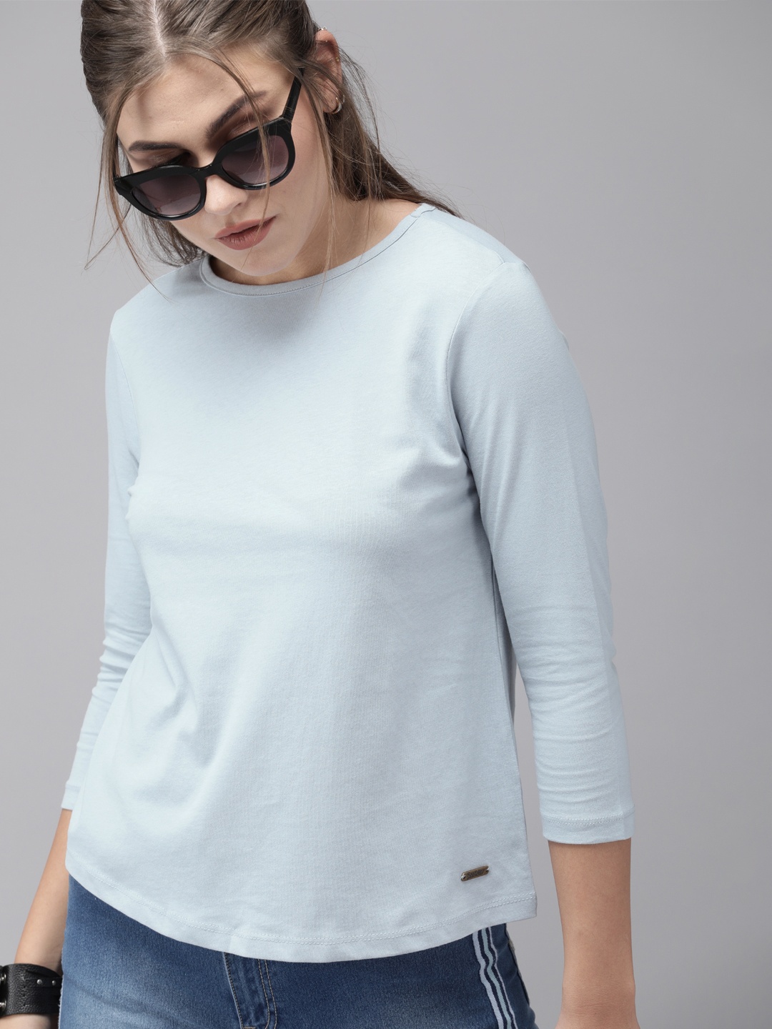 

The Roadster Lifestyle Co Women Blue Solid Round Neck Pure Cotton T-shirt