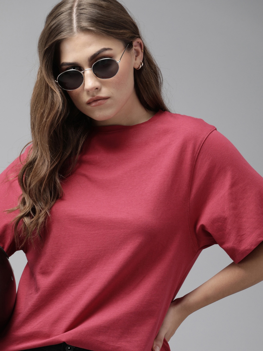 

The Roadster Lifestyle Co Women Dusty Red Solid Round Neck Pure Cotton T-shirt