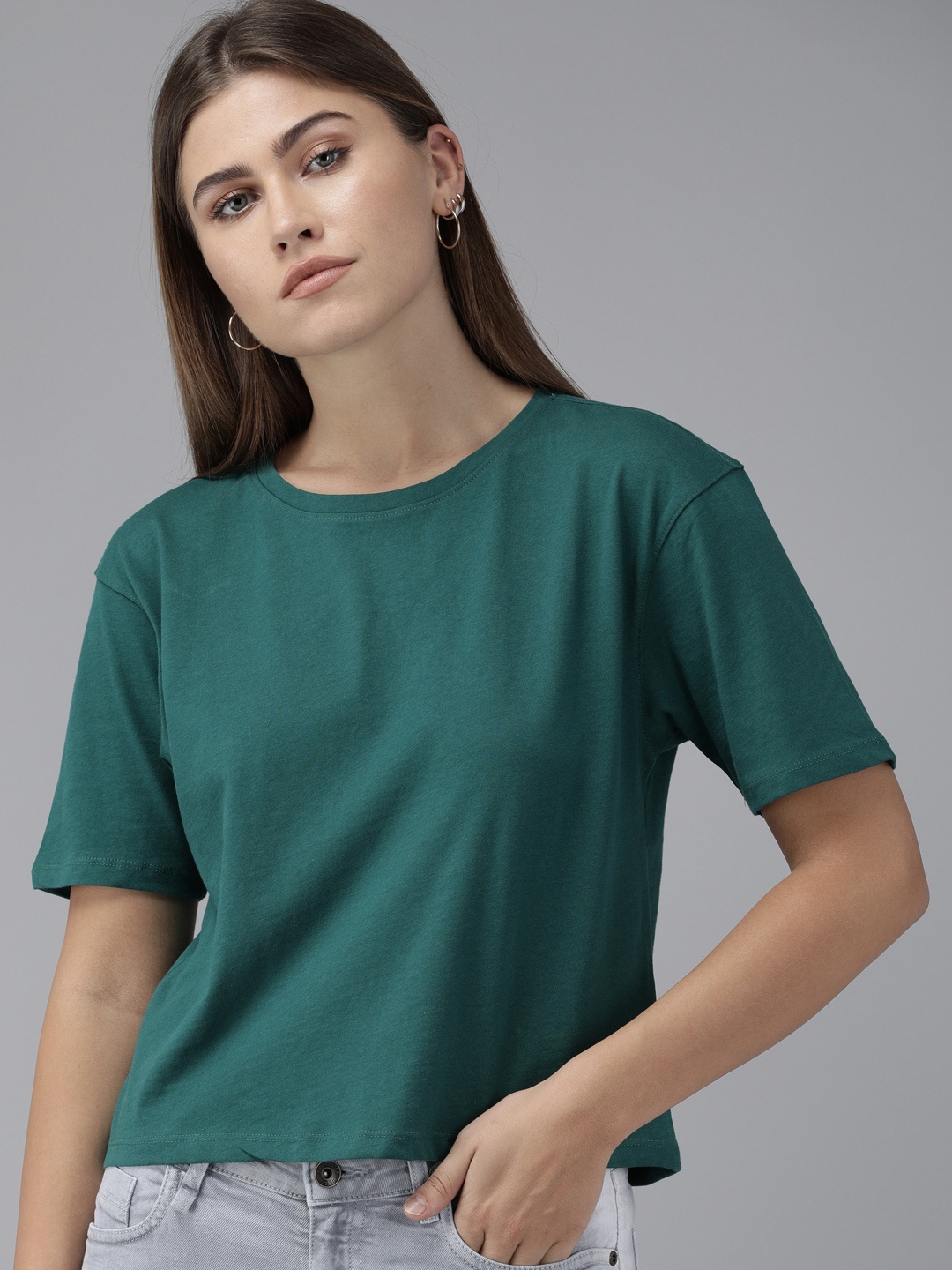 

The Roadster Lifestyle Co Women Green Solid Round Neck T-shirt