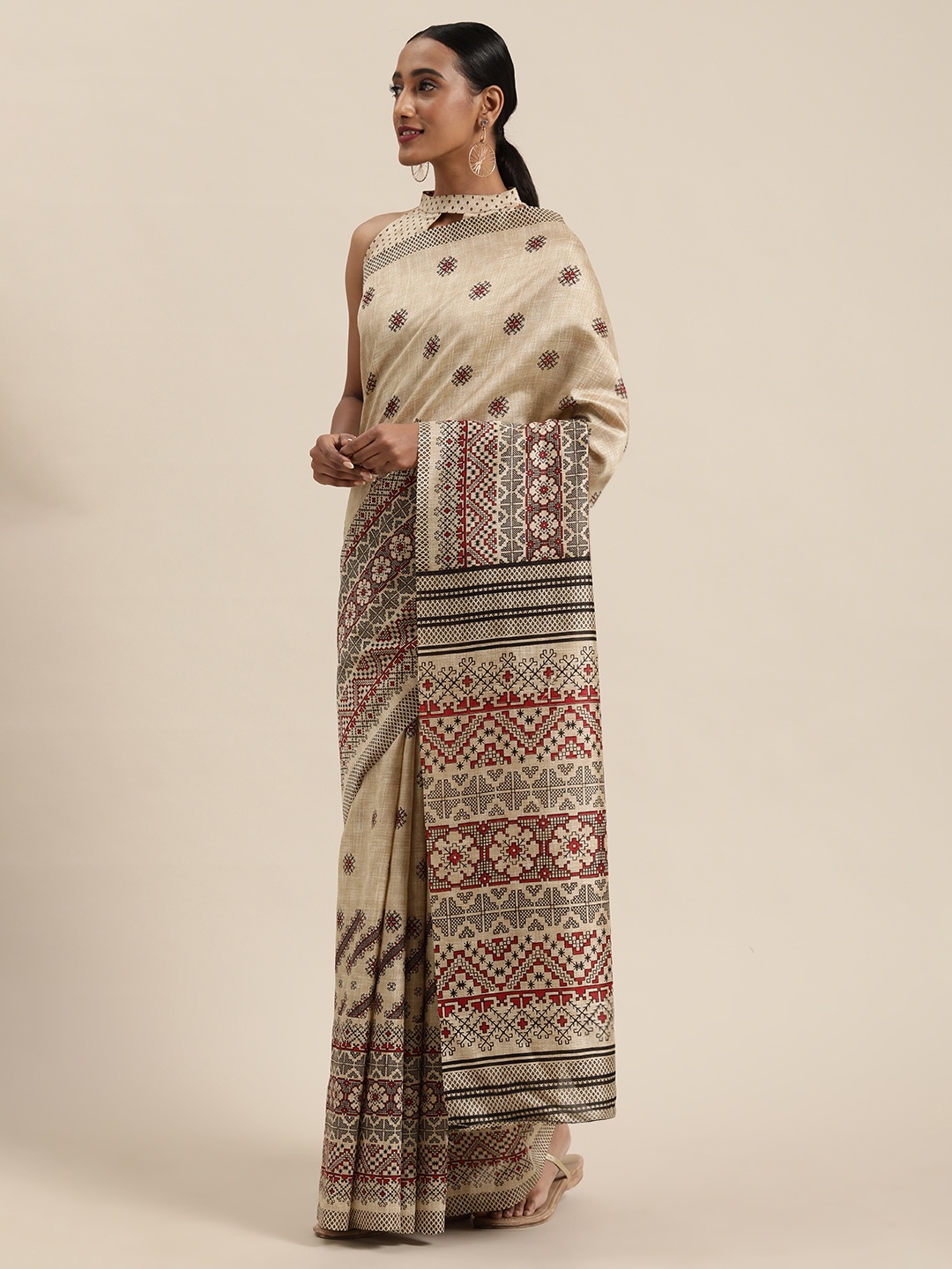 

Saree mall Beige & Maroon Printed Bagru Saree