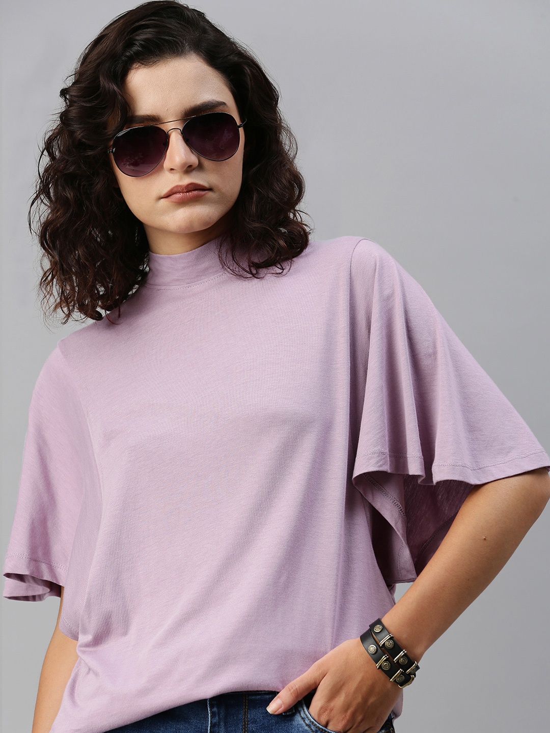 

The Roadster Lifestyle Co Lavender Regular Top with Flared Sleeves