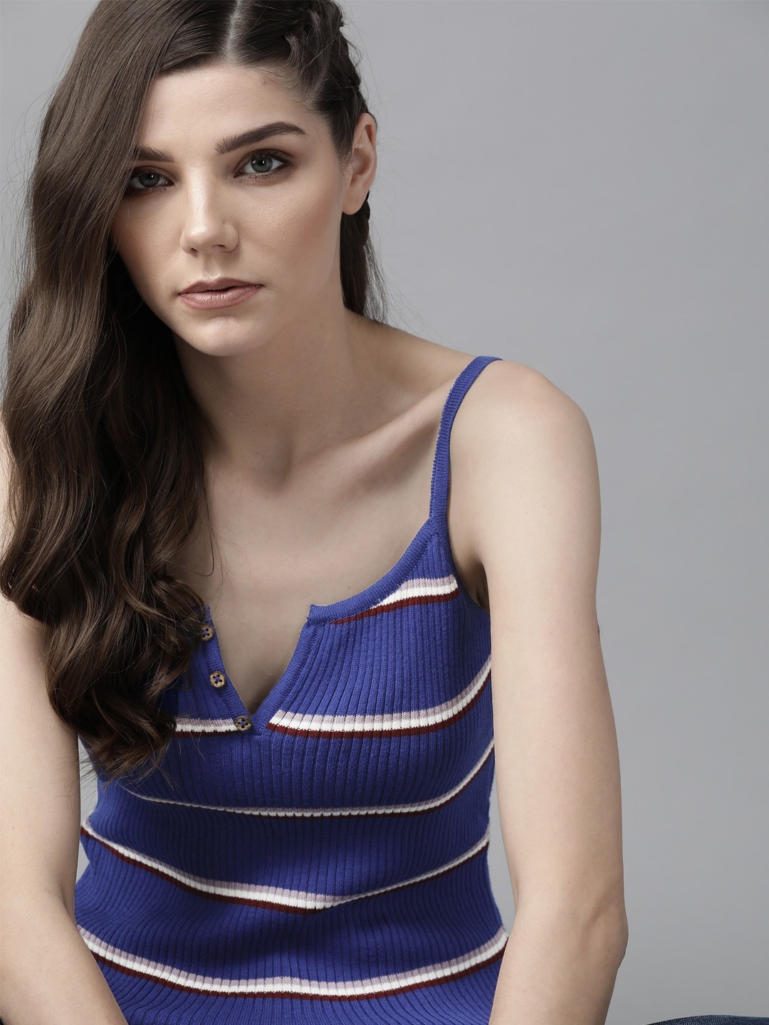 

The Roadster Lifestyle Co Blue & White Self-Striped Ribbed Split Neck with Shoulder Straps Top