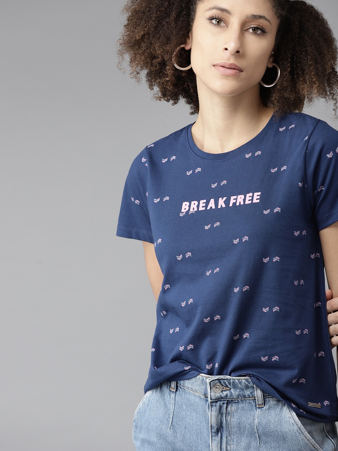 

The Roadster Lifestyle Co Women Navy Blue & Pink Pure Cotton Printed T-shirt