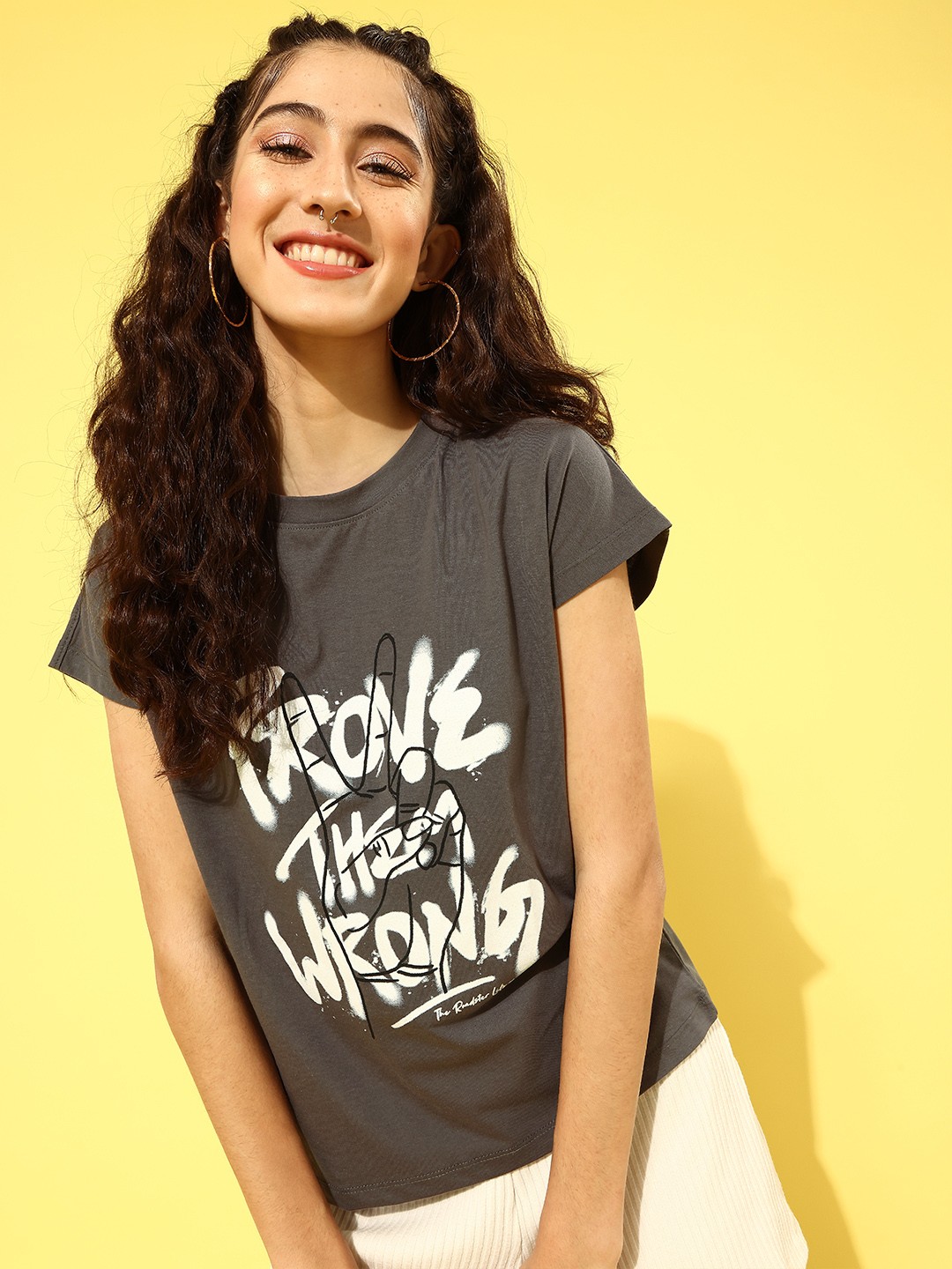 

The Roadster Lifestyle Co Women Beautiful Charcoal Typography New Age Tshirt