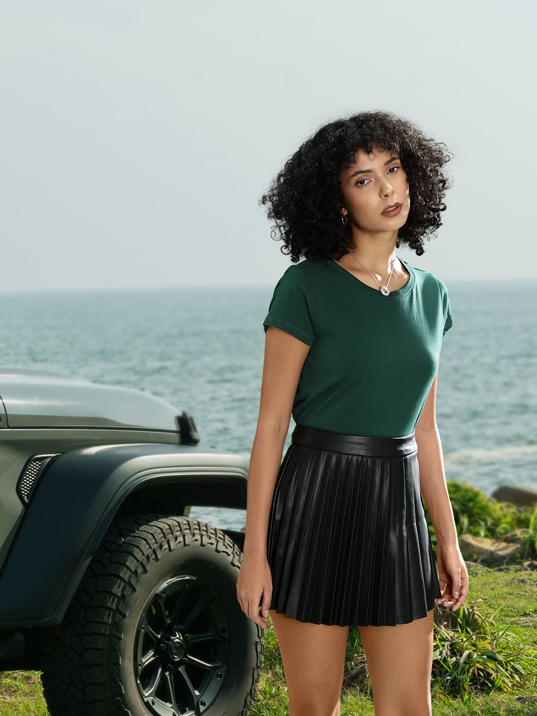 

The Roadster Lifestyle Co Women Green Solid Round Neck T-shirt