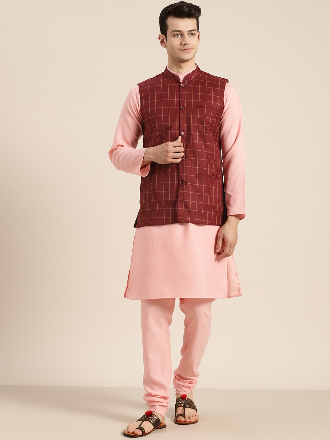 

SOJANYA Men Pink & Maroon Solid Kurta with Churidar With Nehru Jacket