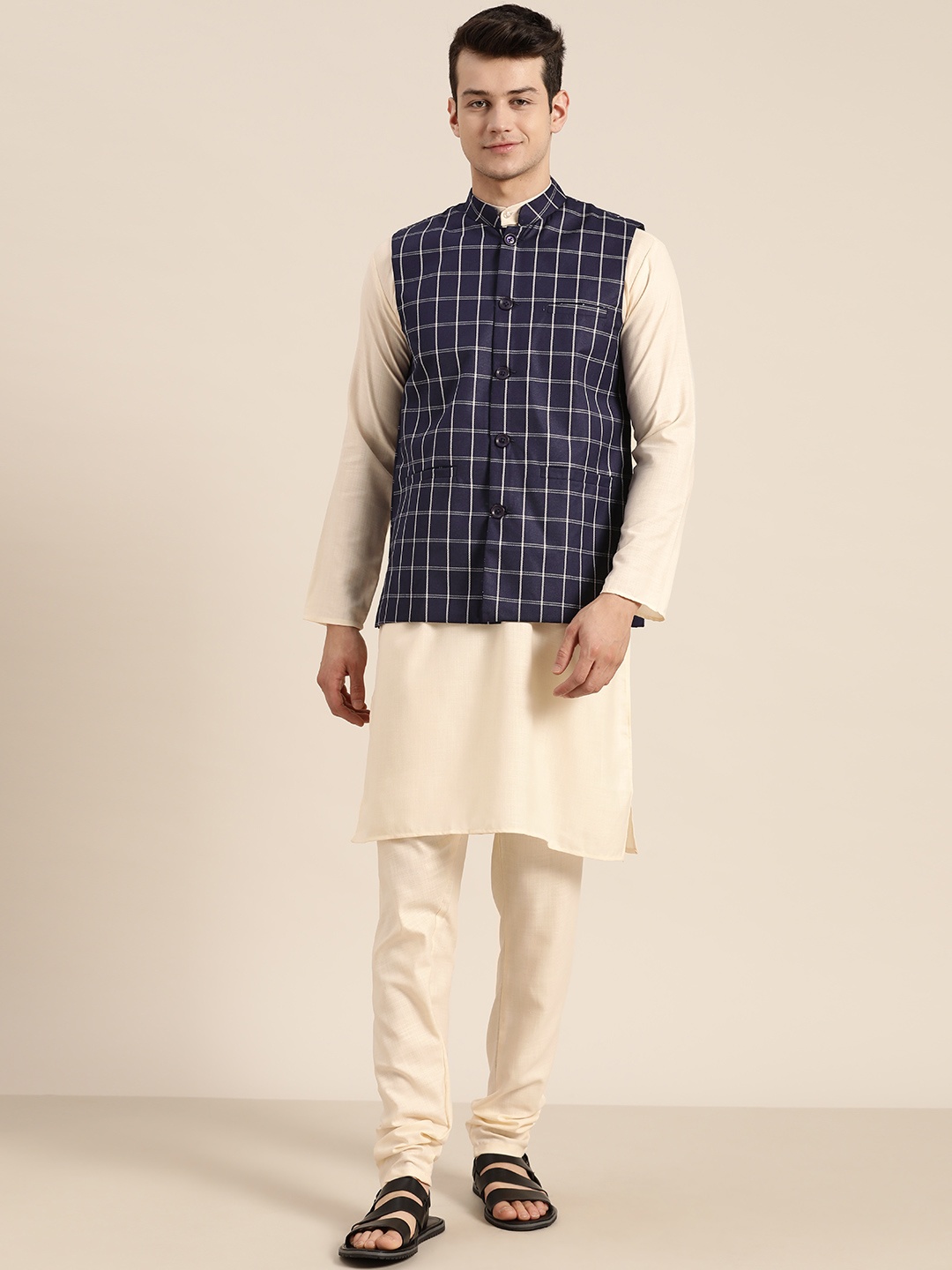 

SOJANYA Men Cream-Coloured & Navy Blue Solid Kurta with Churidar & Nehru Jacket