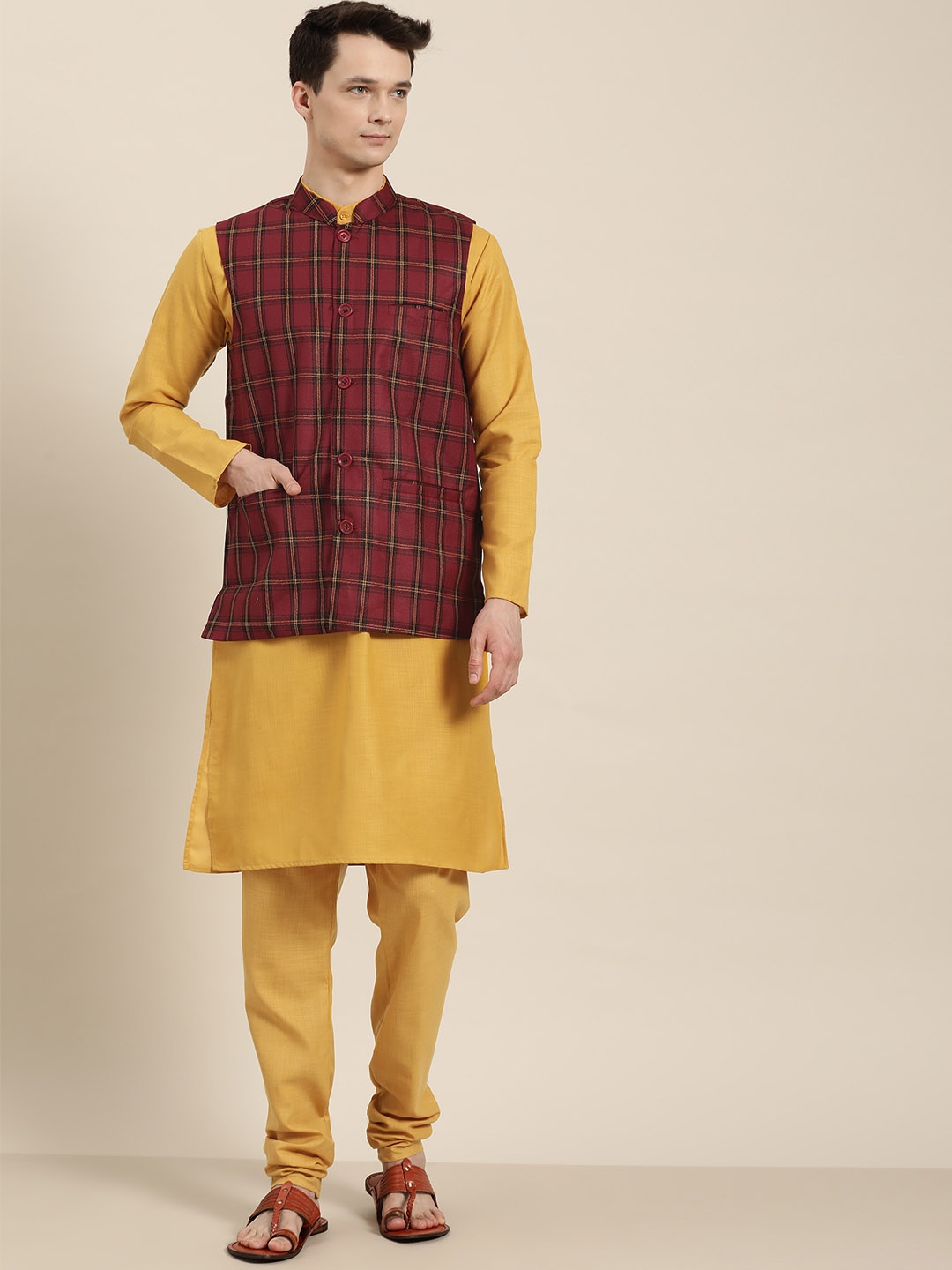 

SOJANYA Men Mustard Yellow & Maroon Solid Kurta with Churidar With Nehru Jacket