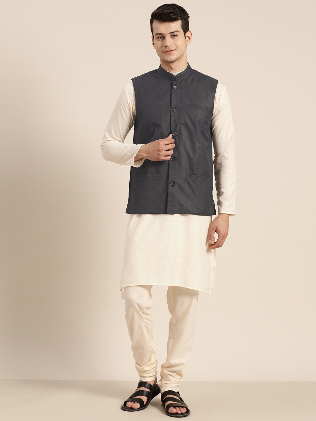 

SOJANYA Men Cream-Coloured & Charcoal Grey Solid Kurta with Churidar With Nehru Jacket