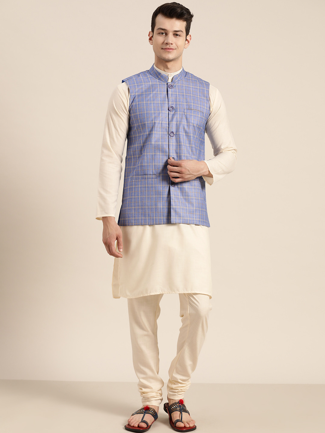 

SOJANYA Men Cream-Coloured & Blue Solid Kurta with Churidar