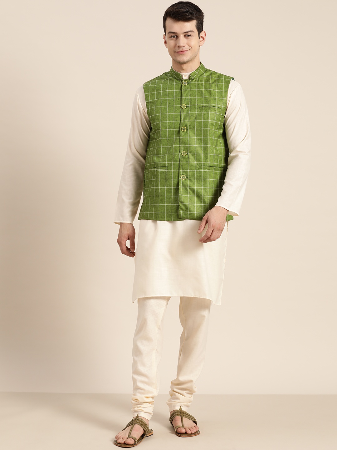 

SOJANYA Men Cream-Coloured & Green Solid Kurta with Churidar With Nehru Jacket