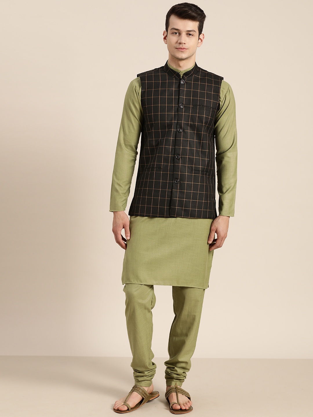 

SOJANYA Men Green Regular Pure Cotton Kurta with Churidar