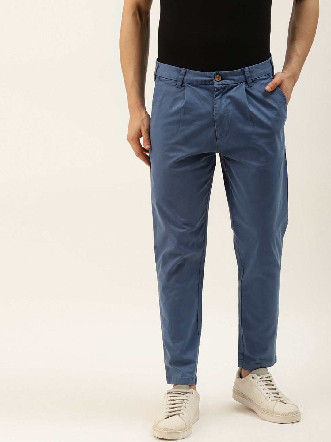 

ether Men Blue Pure Cotton Solid Pleated Regular Trousers