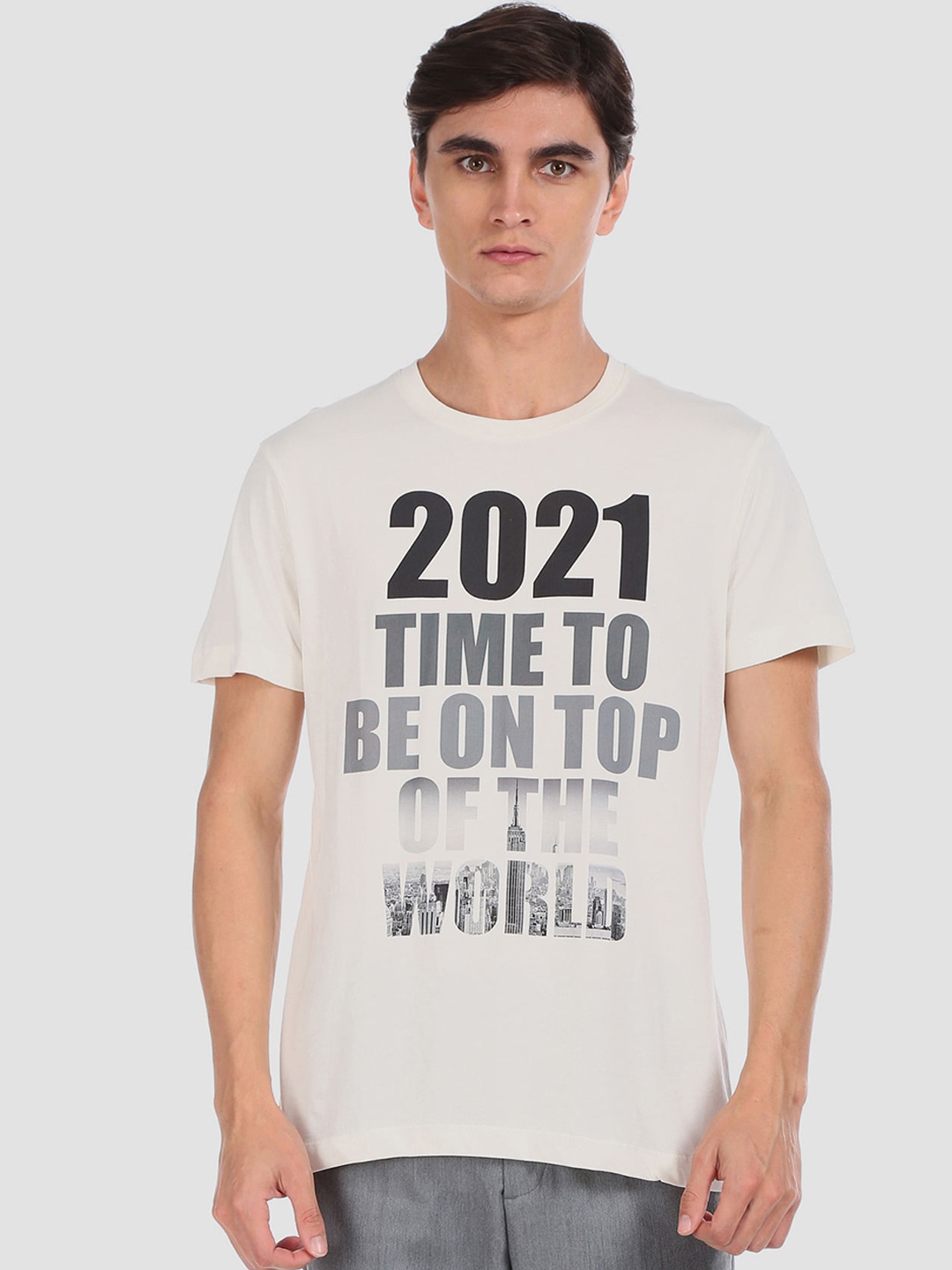 

Arrow Sport Men Off-White Grey Printed Round Neck Cotton Pure Cotton T-shirt