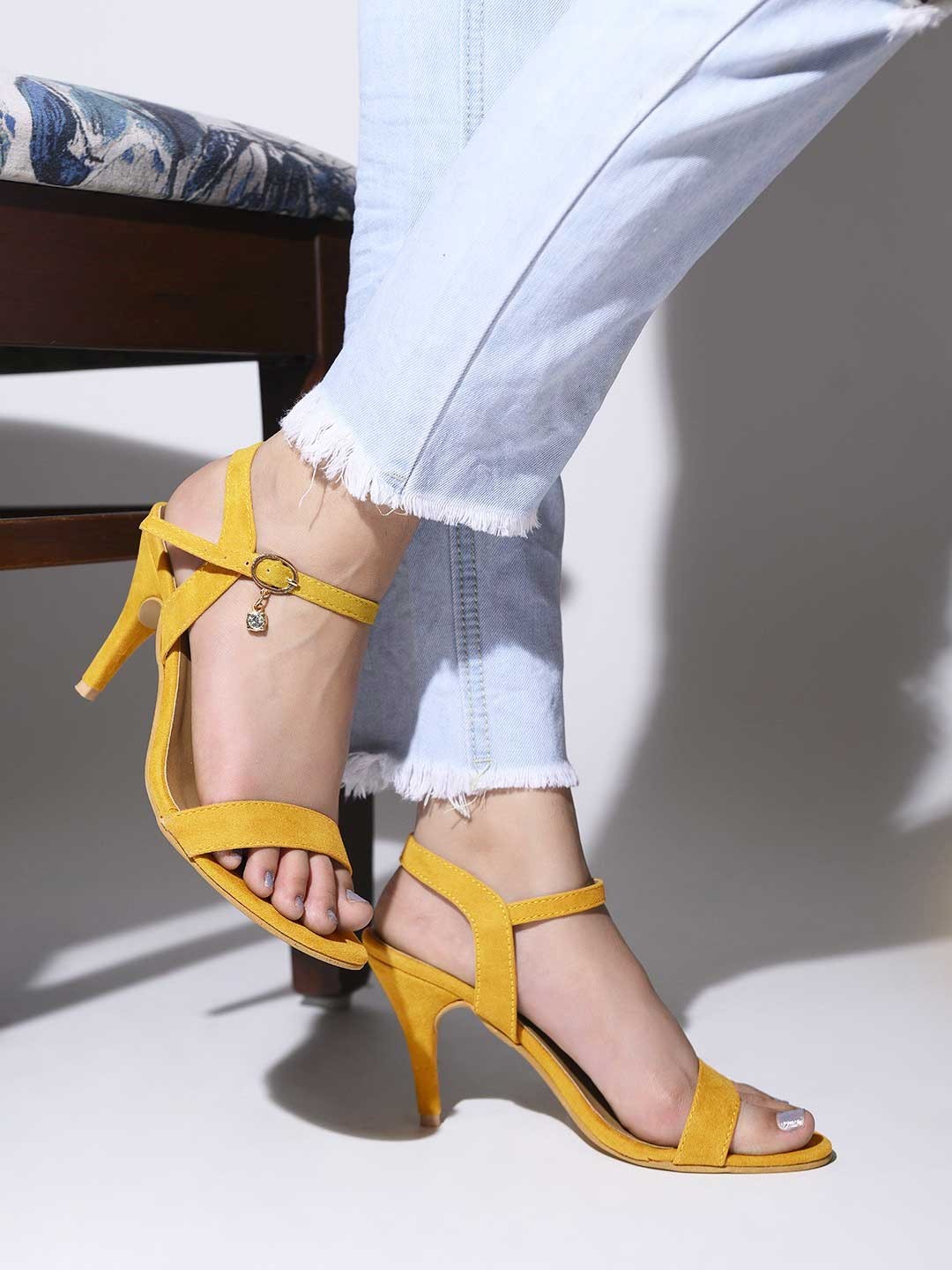 

Shoetopia Girls Yellow Solid Heels