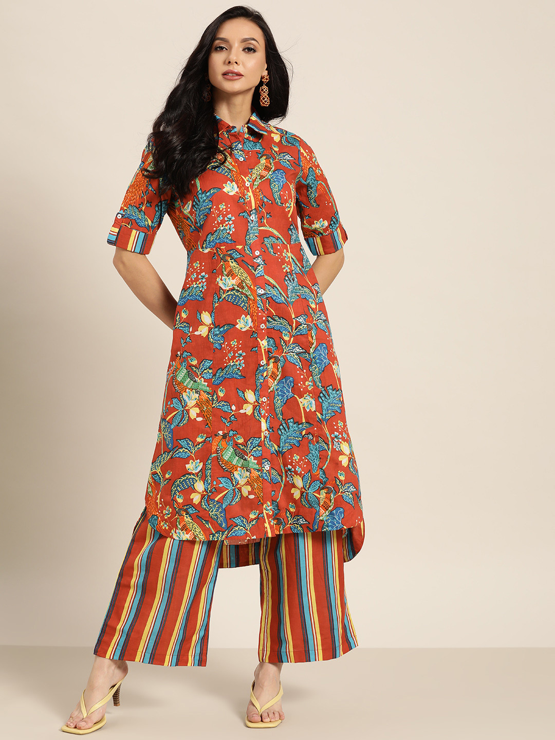 

Sangria Women Coral Red & Blue Printed Regular Pure Cotton Kurta with Palazzos
