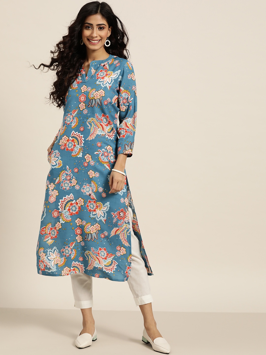 

Sangria Women Blue & Off White Floral Printed Cotton Kurta