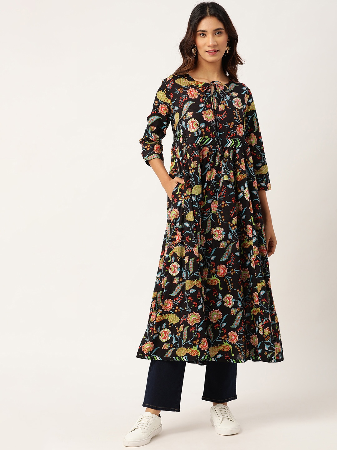 

Sangria Women Black & Green Floral Printed Pure Cotton Keyhole Neck Kurta