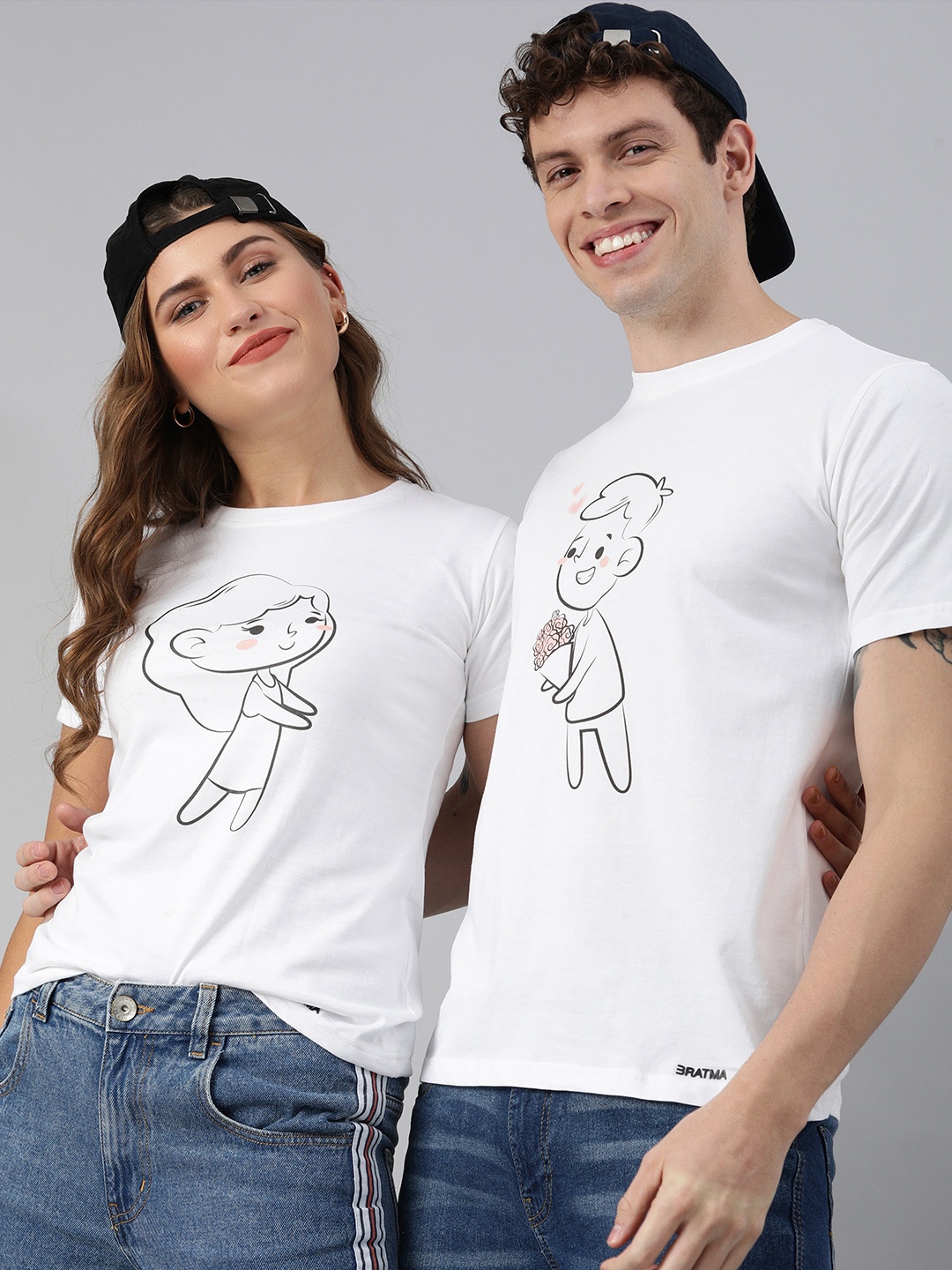 

BRATMA Men White Black Printed Round Neck Pure Cotton T-shirt