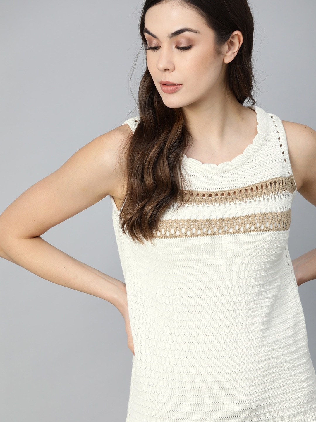 

The Roadster Lifestyle Co Off White Cotton Crochet Regular Top