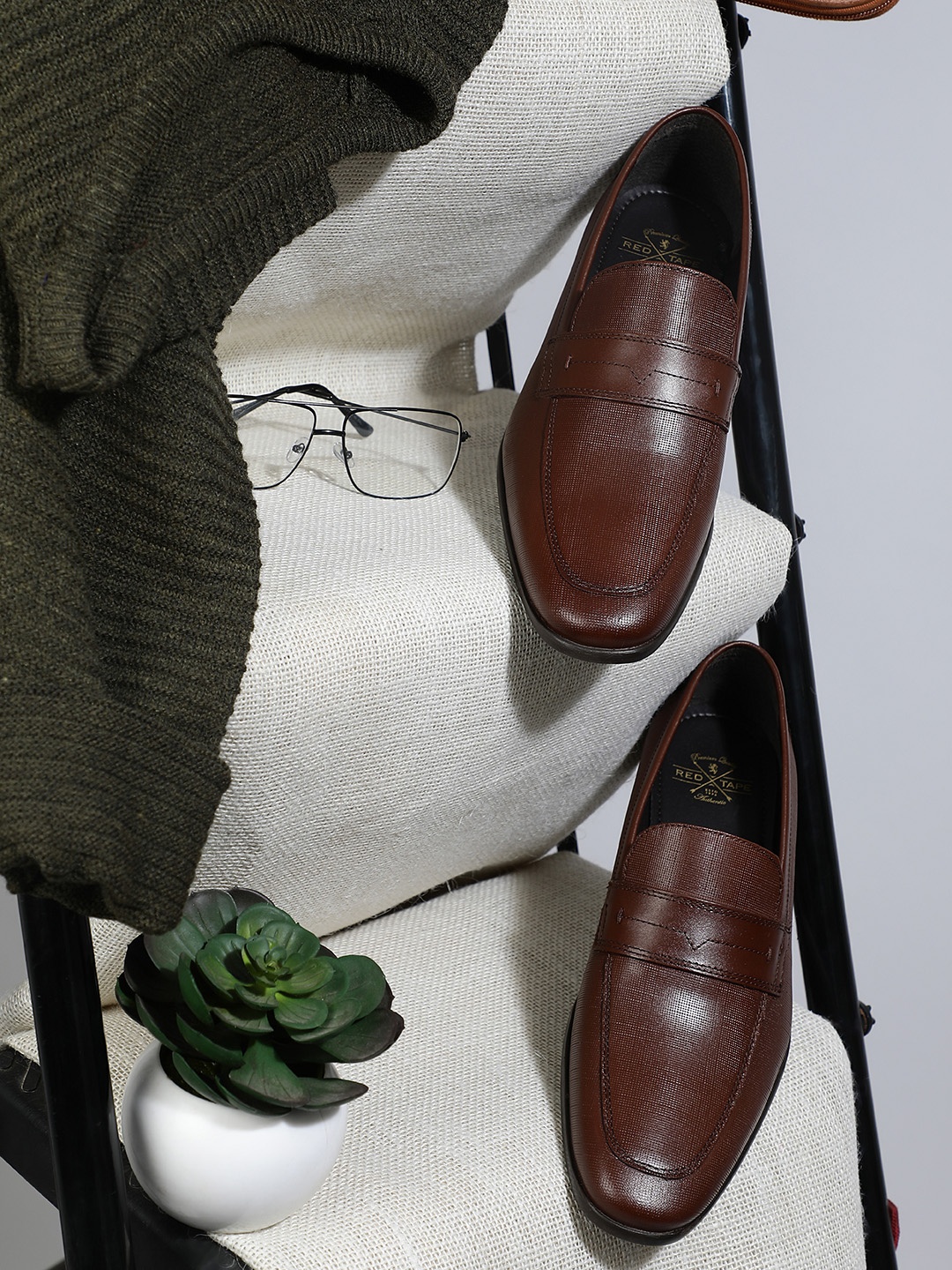 

Red Tape Men Brown Textured Leather Formal Slip-On Shoes