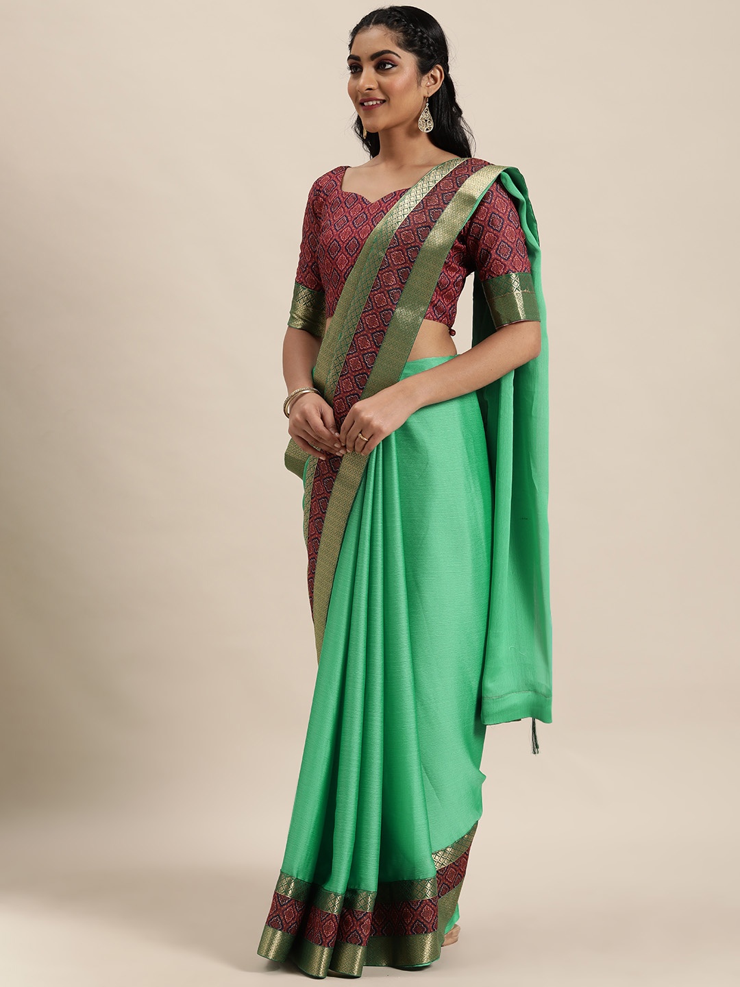 

LADUSAA Sea Green Solid Pochampally Saree
