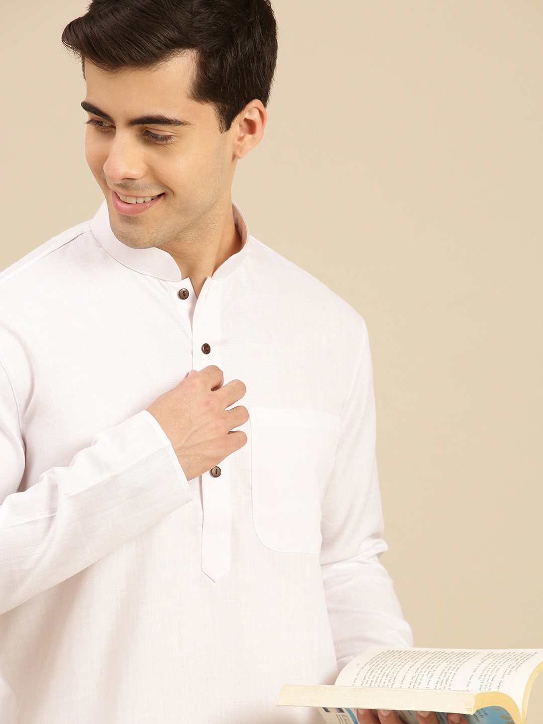 

Sanwara Men White Solid Kurta with Churidar