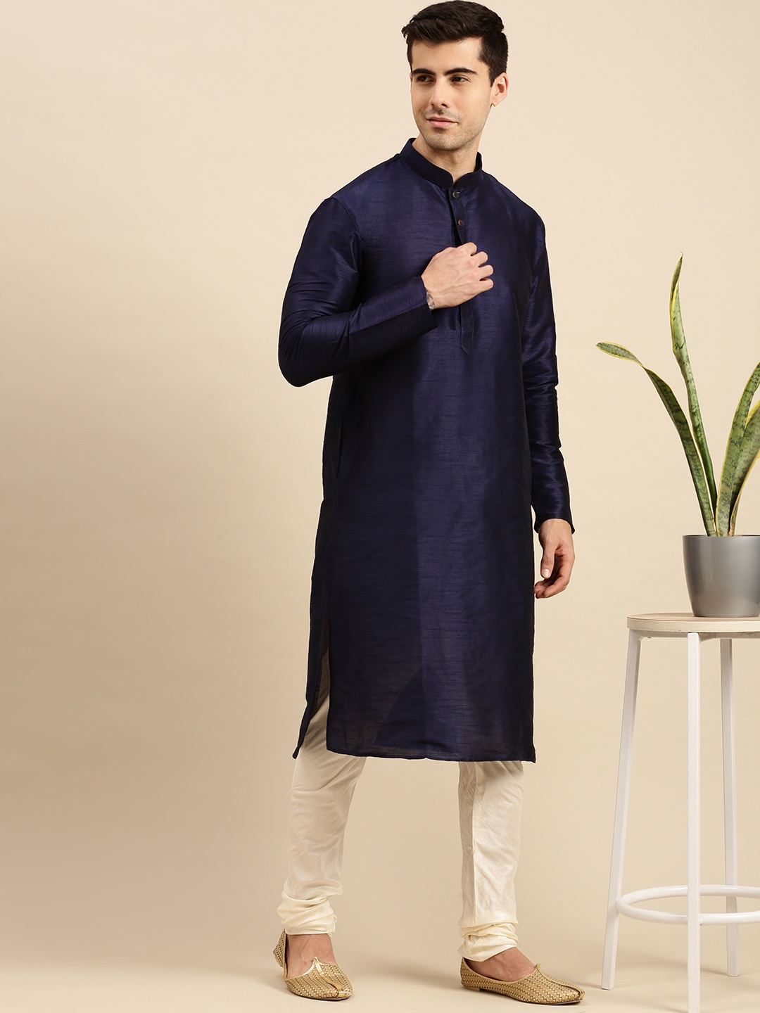 

Sanwara Men Navy Blue & White Self Design Kurta with Pyjamas