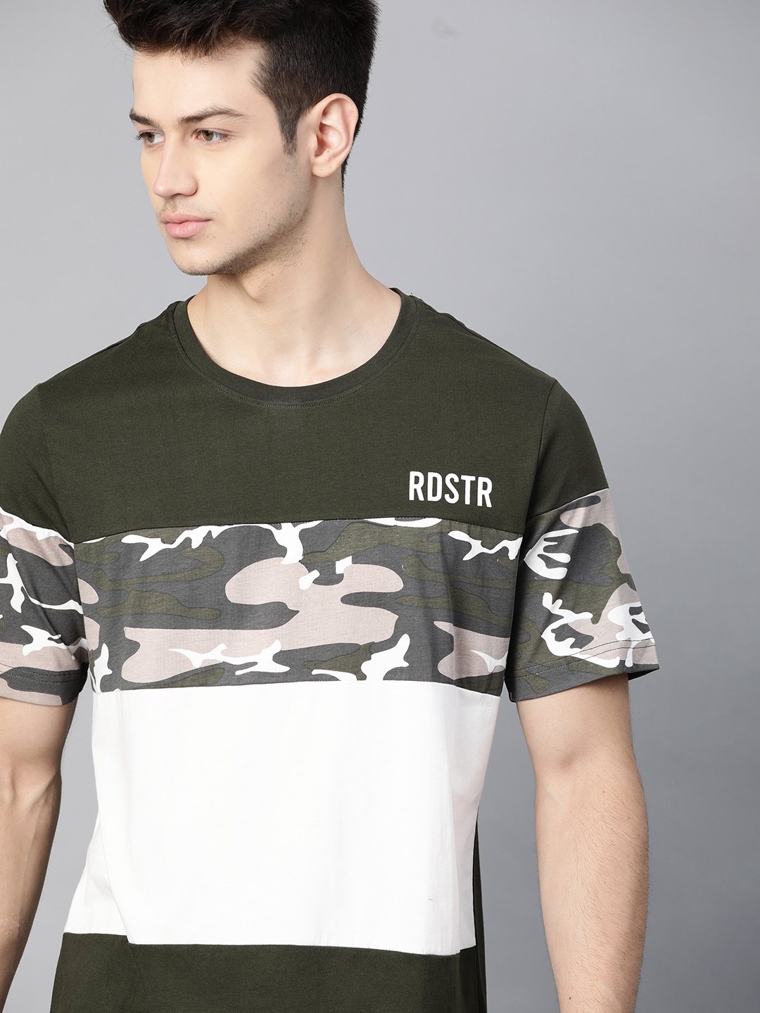 

The Roadster Lifestyle Co Men Olive Green & White Pure Cotton Colourblocked T-shirt