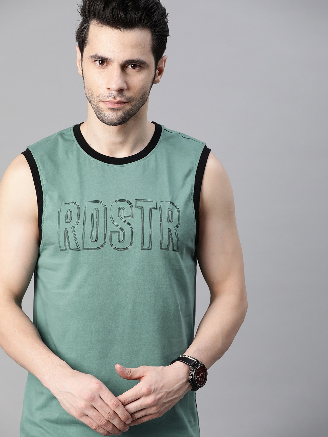 

The Roadster Lifestyle Co Men Green & Black Pure Cotton Brand Logo Print T-shirt