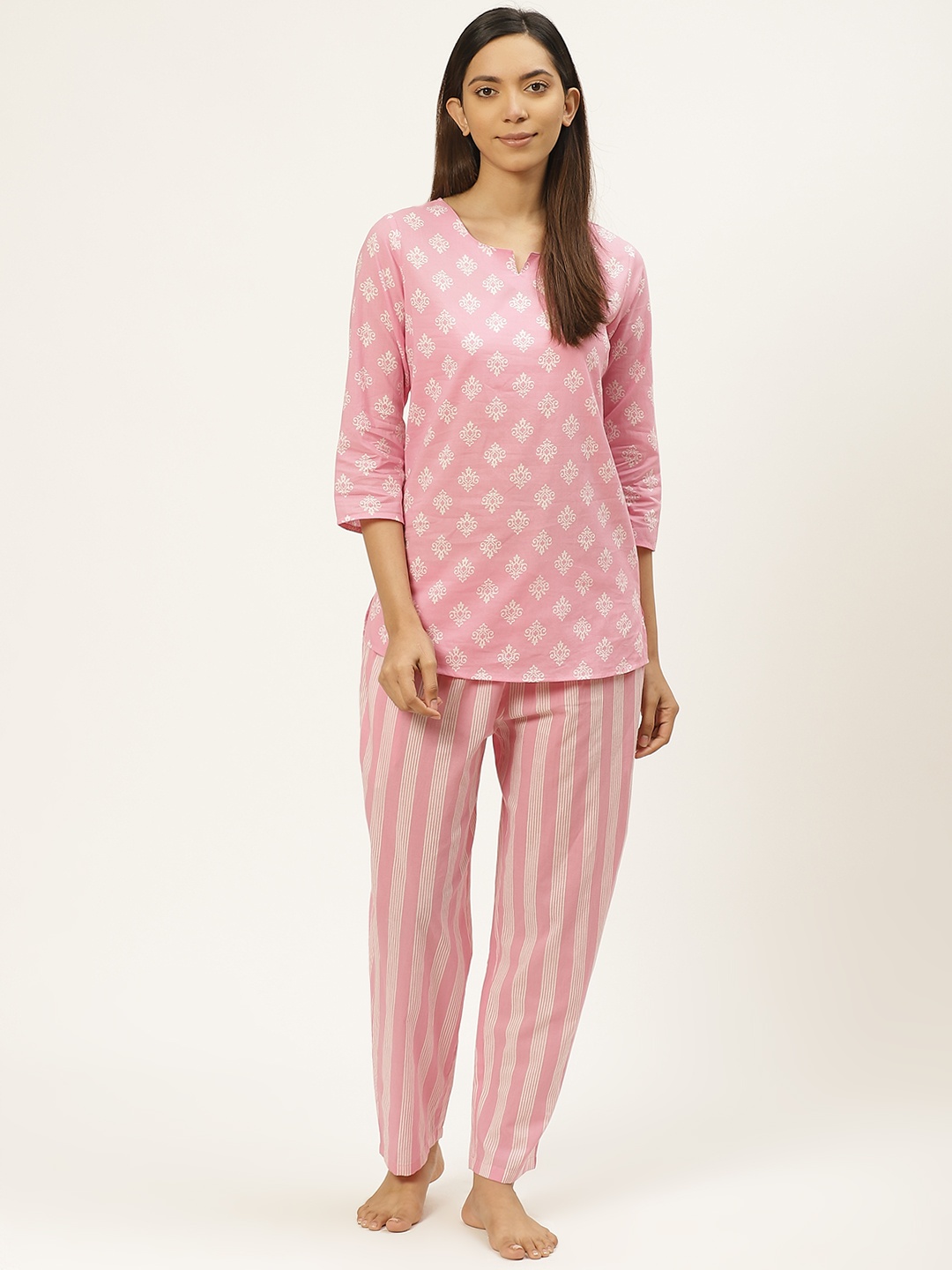 

Prakrti Women Pink & White Pure Cotton Printed Nightsuit