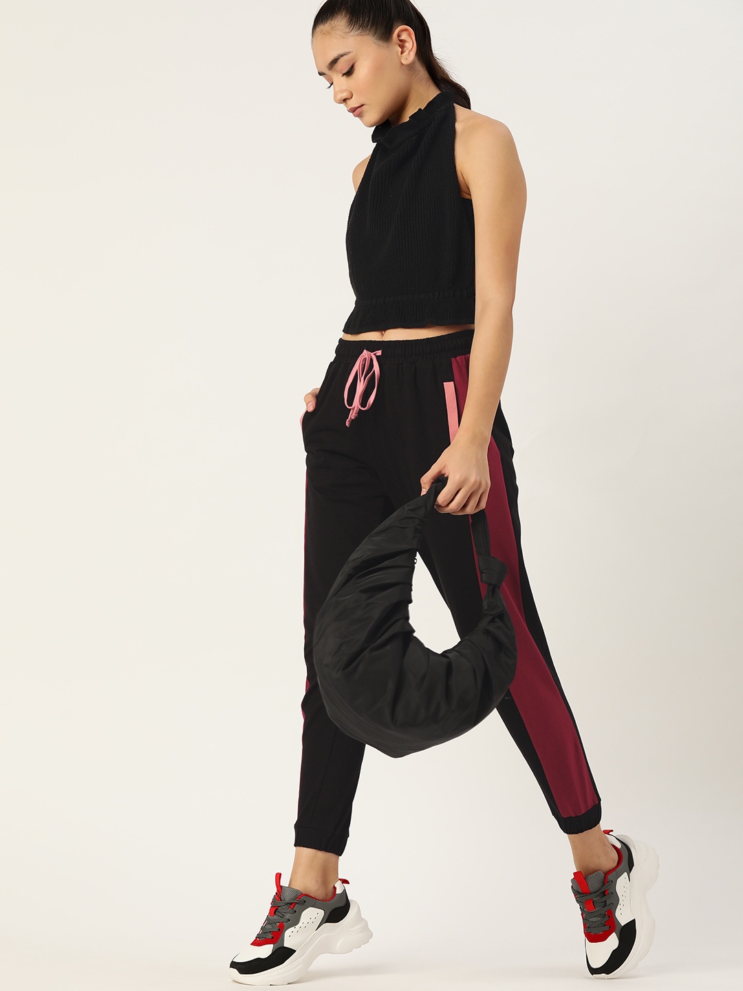 

DressBerry Women Black & Burgundy Colourblocked Pure Cotton Cropped Joggers