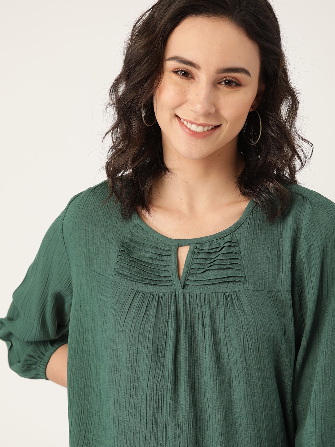 

DressBerry ECOVERO Green Keyhole Neck Puff Sleeves Regular Top