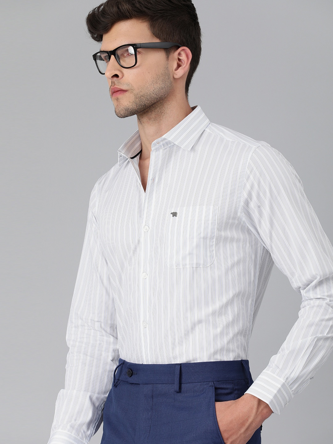 

THE BEAR HOUSE Men White & Grey Slim Fit Striped Giza Cotton Formal Shirt