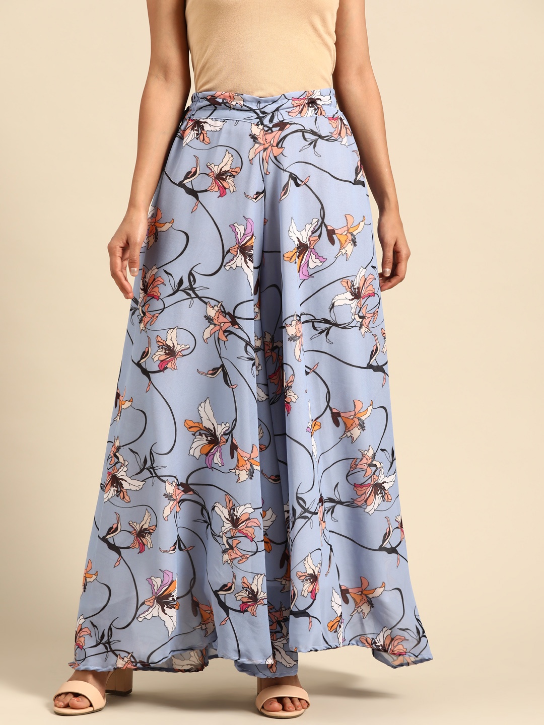 

TAG 7 Women Blue & Black Floral Printed Flared Palazzos