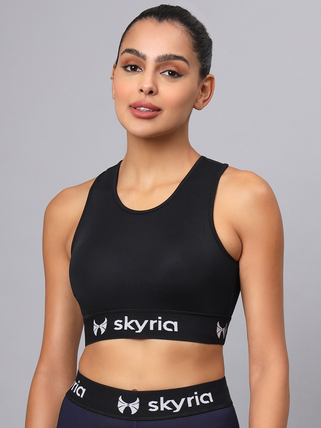 

skyria Black Solid Non-Wired Removable Padding High Support Workout Bra SSU002X5XS